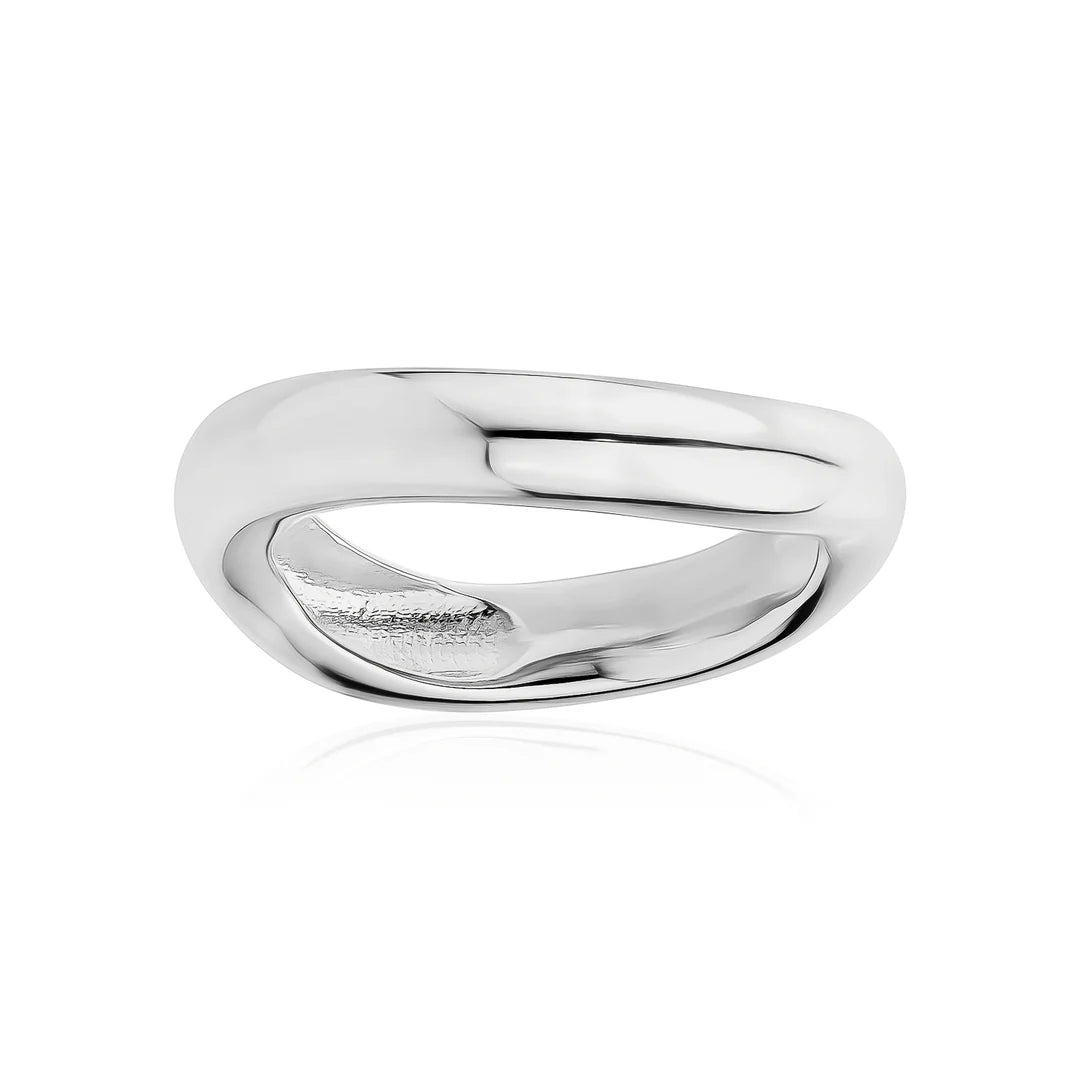 Miss Mimi Polished Curved Band