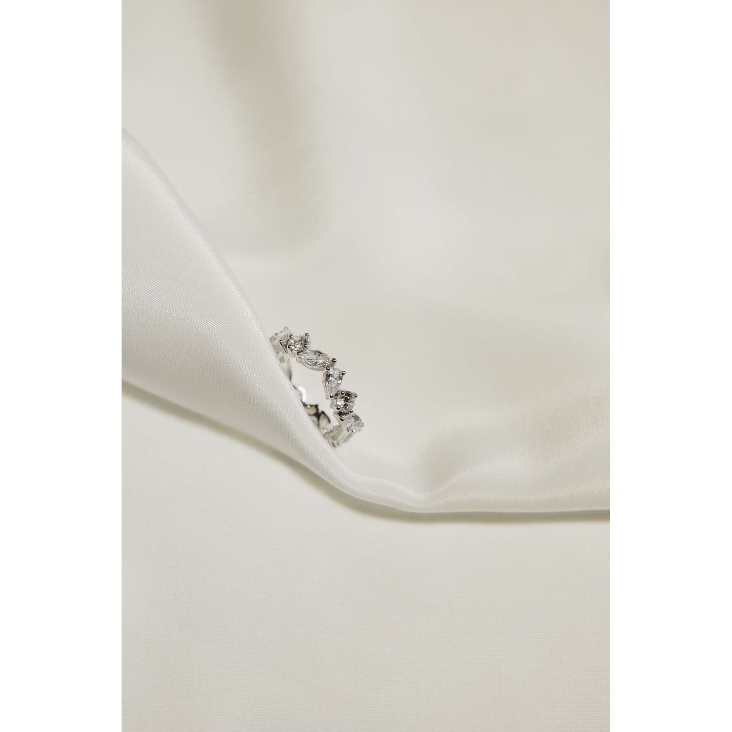 Luminara Eternity Band