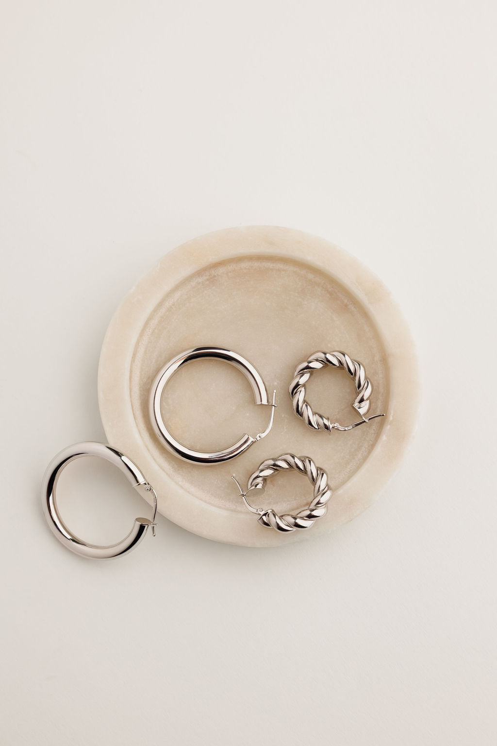 Miss Mimi Medium Round Classic Hoop Earrings